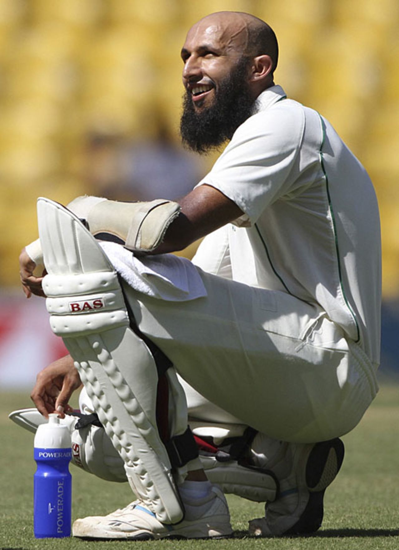 Hashim Amla takes a breather, India v South Africa, 1st Test, Nagpur, 2nd day, February 7, 2010