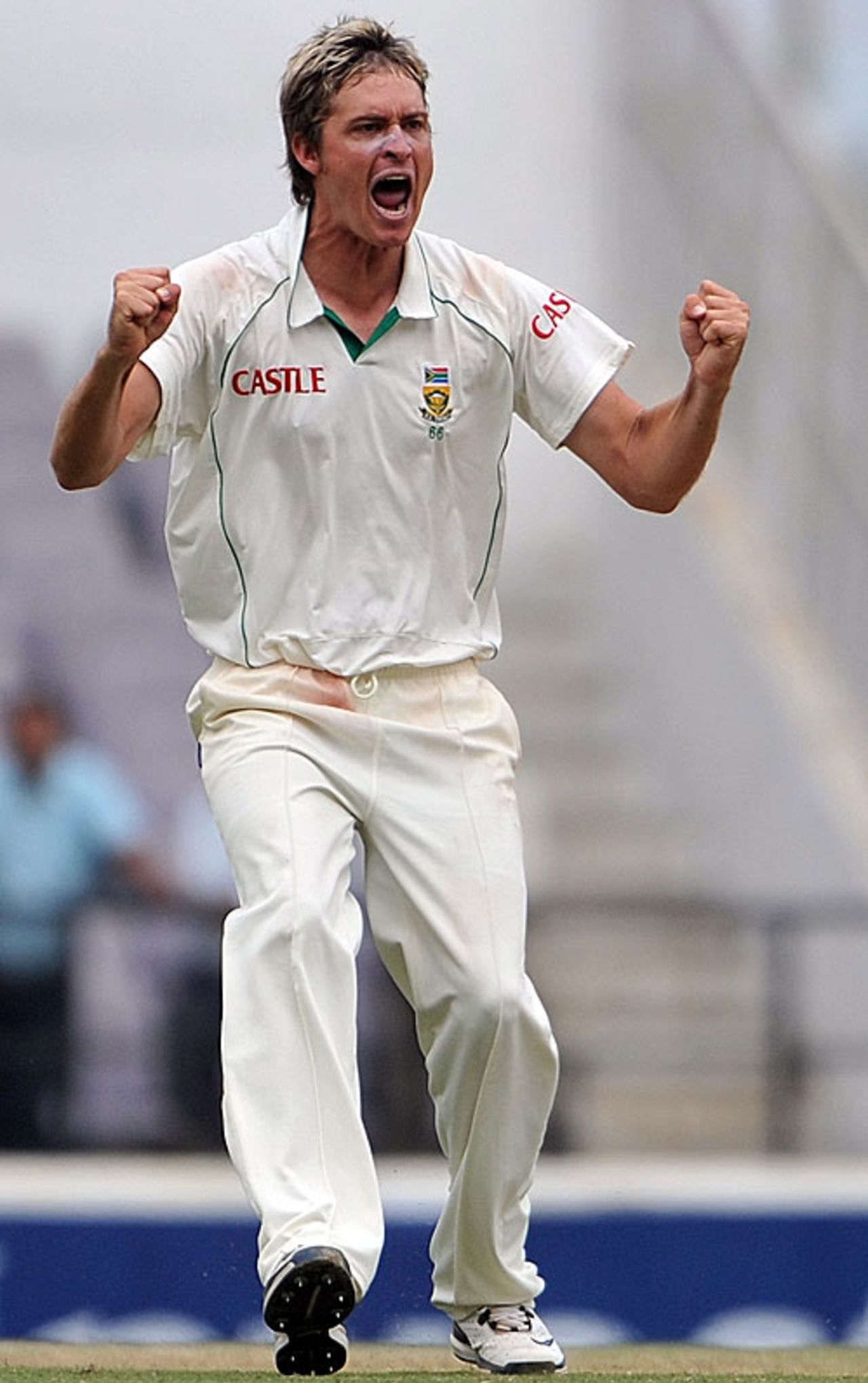 Paul Harris caused trouble for the Indians, India v South Africa, 1st Test, Nagpur, 4th day, February 9, 2010