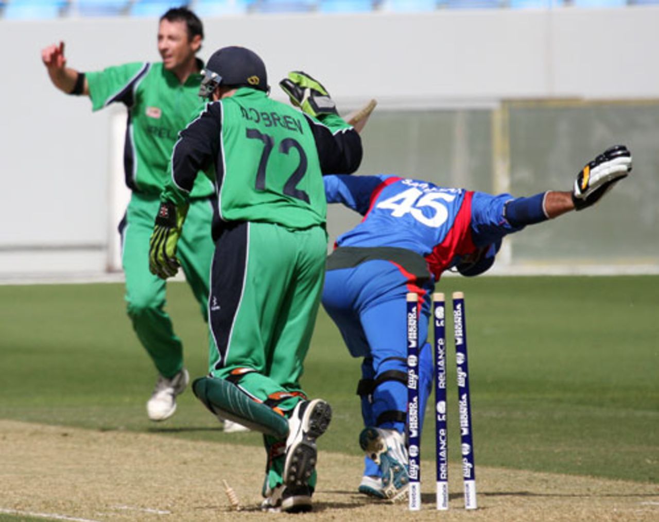 Niall O'Brien attempts a stumping, Afghanistan v Ireland, ICC World Twenty20 Qualifiers, February 9, 2010