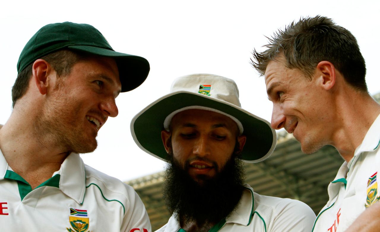 Graeme Smith, Hashim Amla and Dale Steyn are all smiles at the presentation ceremony, India v South Africa, 1st Test, Nagpur, 4th day, February 9, 2010