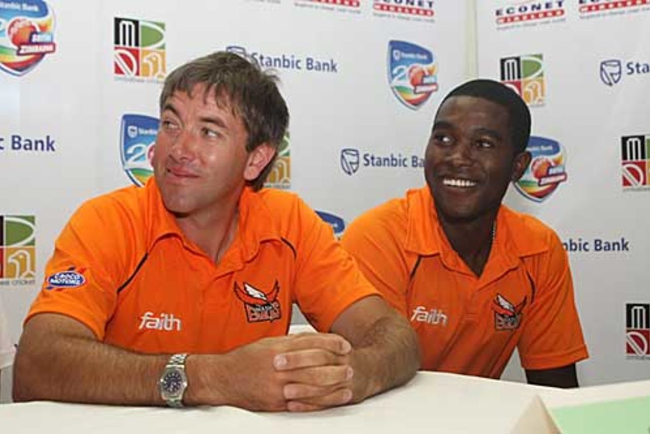 Chris Silverwood and Elton Chigumbura at the launch of Zimbabwe's Twenty20 tournament, Harare, February 10, 2010