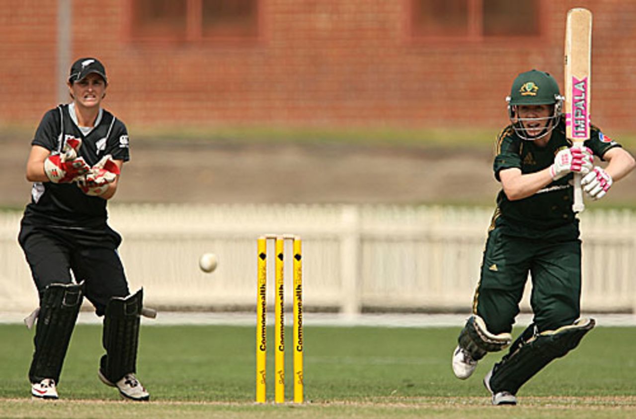 Alex Blackwell drives during her innings of 92, Australia v New Zealand, 3rd women's ODI, Melbourne, February 14, 2010