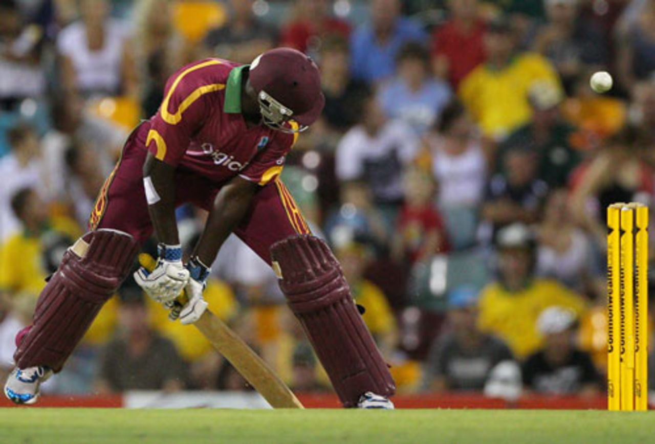 Wavell Hinds digs out a yorker, Australia v West Indies, 4th ODI, Brisbane, February 14, 2010