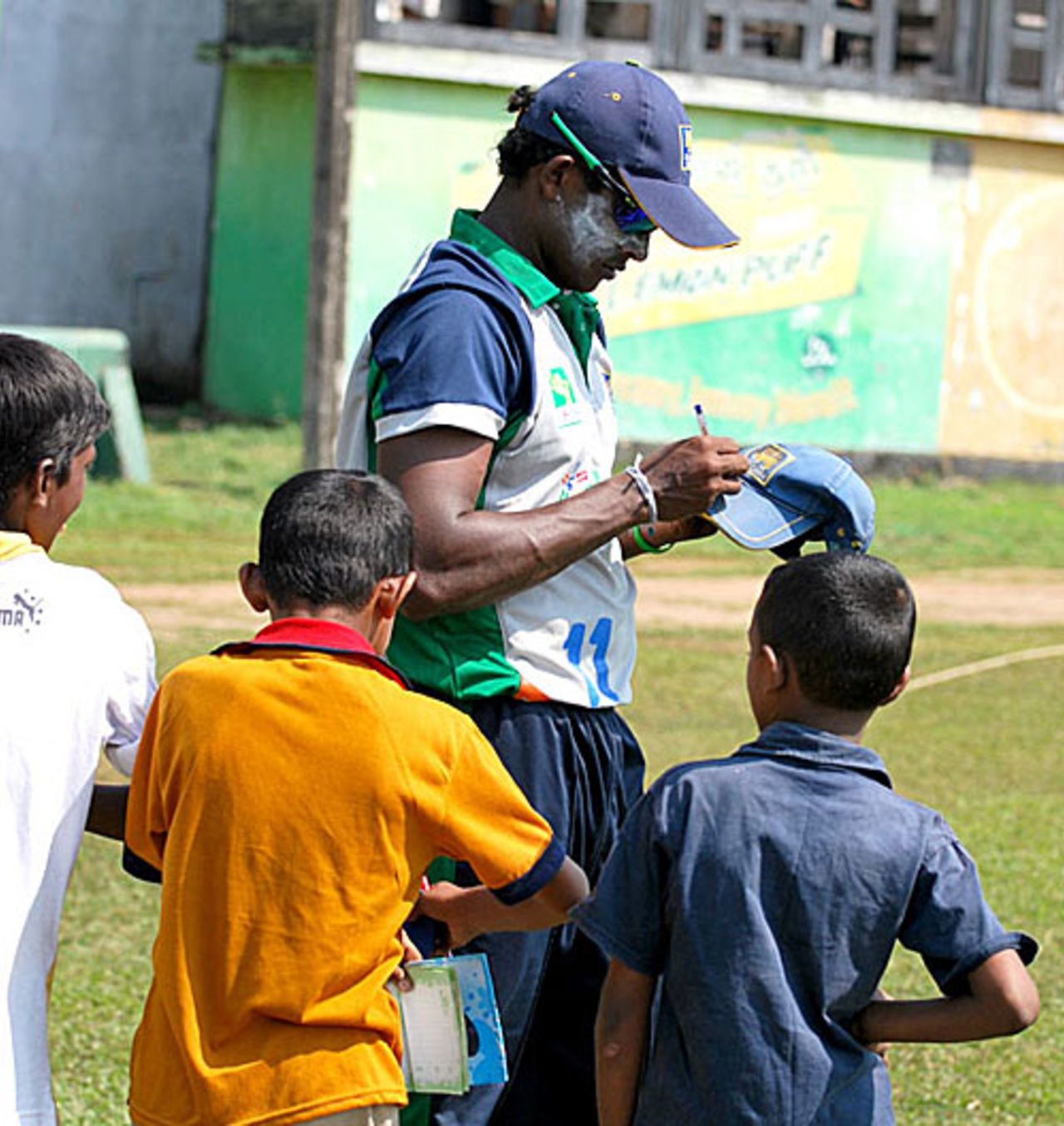 Ajantha Mendis obliges autographs for youngsters, Basnahira North v Wayamba, SLC Inter-Provincial Limited Over Tournament, Moratuwa, February 14, 2010 