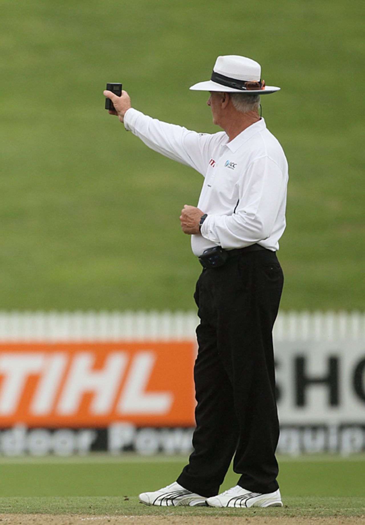 Rudi Koertzen inspects the light, New Zealand v Bangladesh, only Test, Hamilton, 2nd day, February 16, 2010