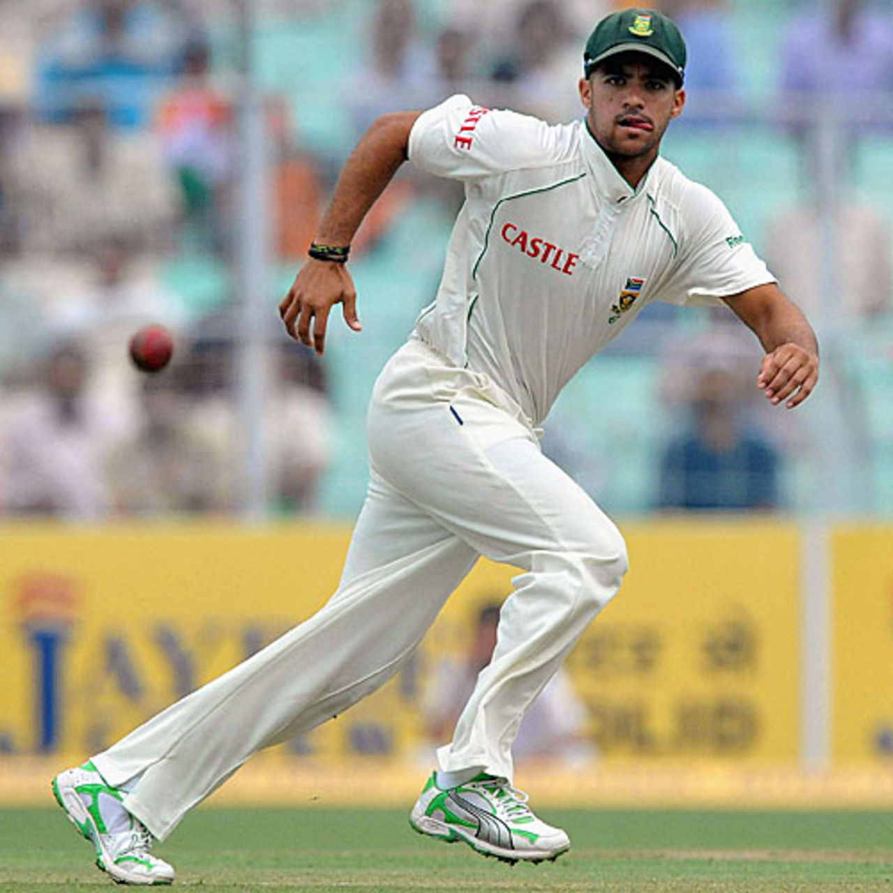JP Duminy continued to have a forgettable match, India v South Africa, 2nd Test, Kolkata, 3rd day, February 16, 2010