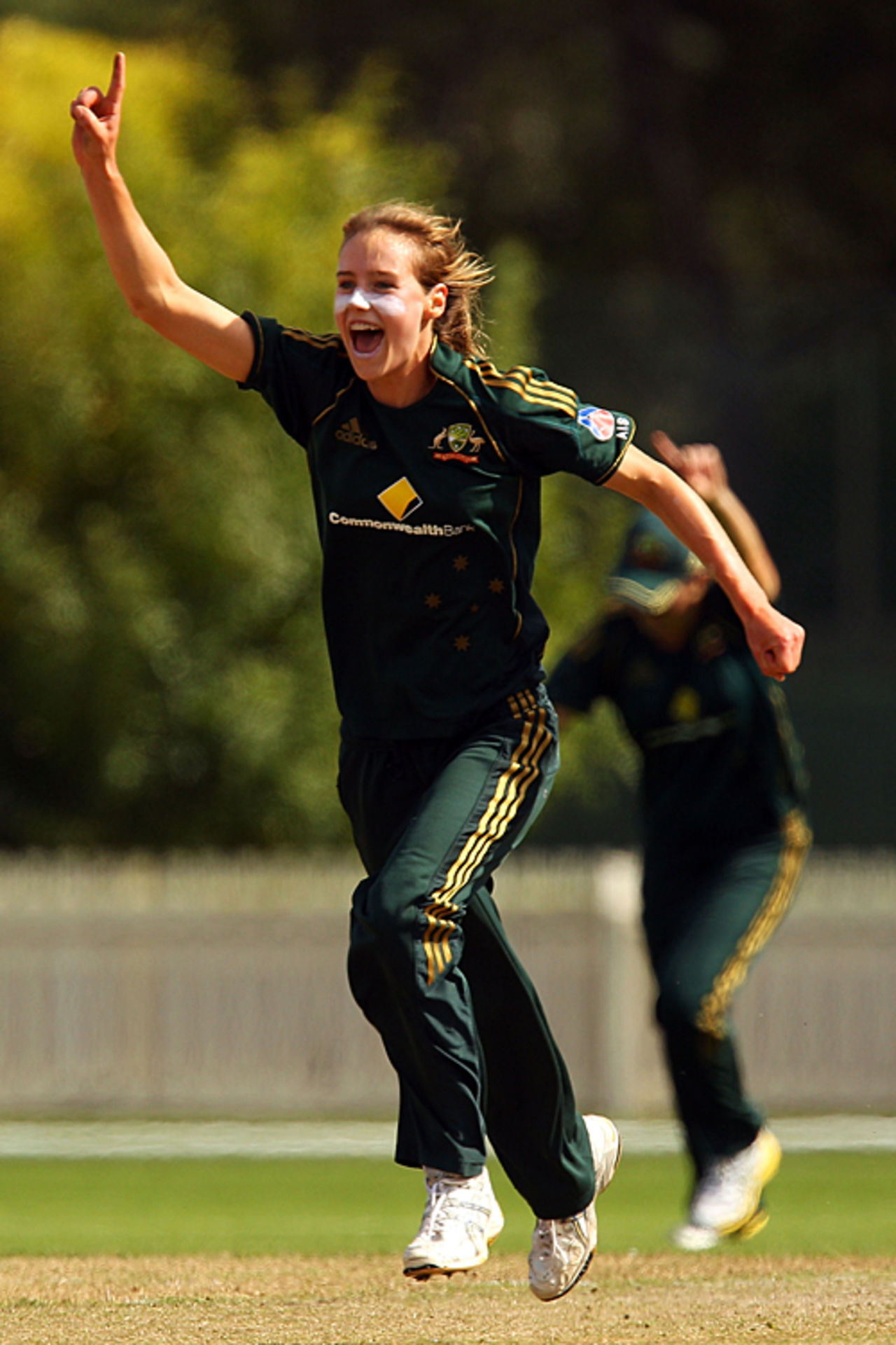 Ellyse Perry grabbed five New Zealand wickets, Australia Women v New Zealand Women, 4th ODI, Melbourne, February 17, 2010