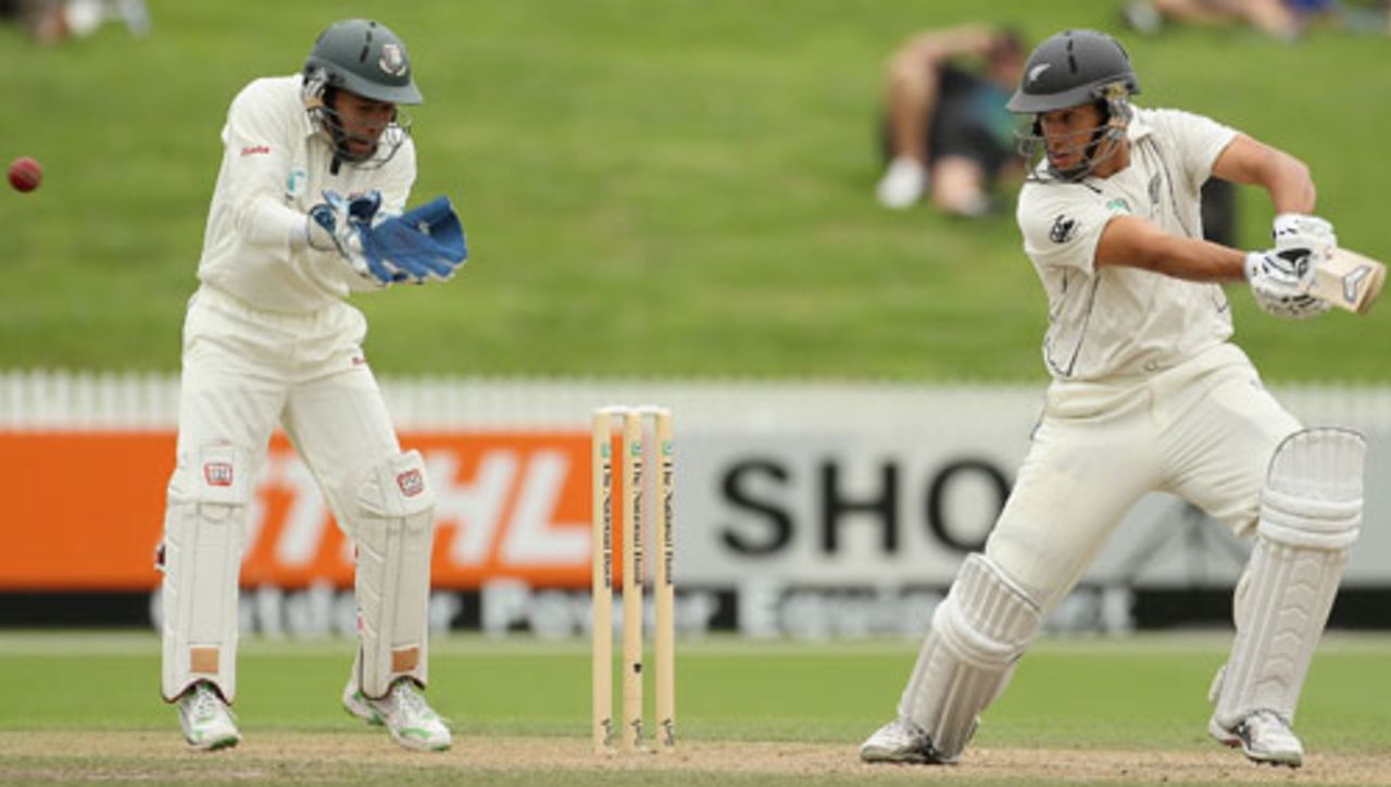 Ross Taylor cuts as Mushfiqur Rahim looks on, New Zealand v Bangladesh, only Test, Hamilton, 4th day, February 17, 2010