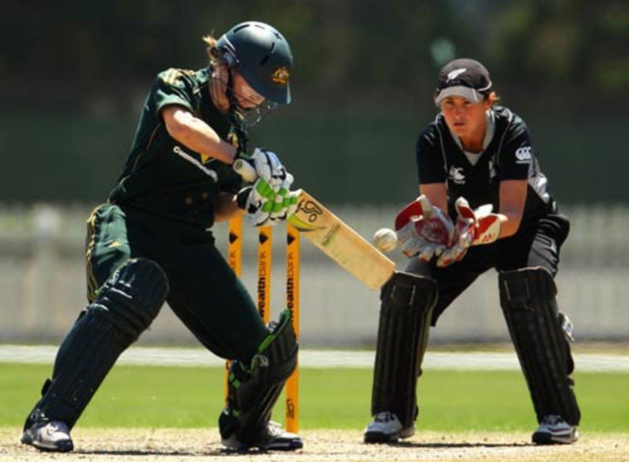 Rachael Haynes cuts during her unbeaten 75, Australia v New Zealand, 5th women's ODI, Melbourne, February 18, 2010