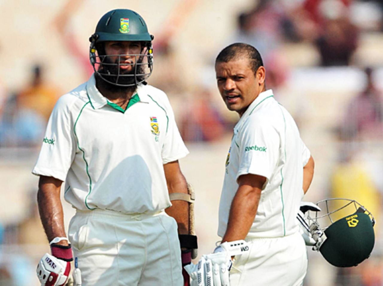 Hashim Amla and Ashwell Prince frustrated India on the final morning, India v South Africa, 2nd Test, Kolkata, 5th day, February 18, 2010