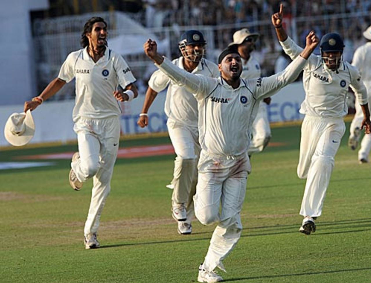 Harbhajan Singh's five-for handed India a tense win, India v South Africa, 2nd Test, Kolkata, 5th day, February 18, 2010