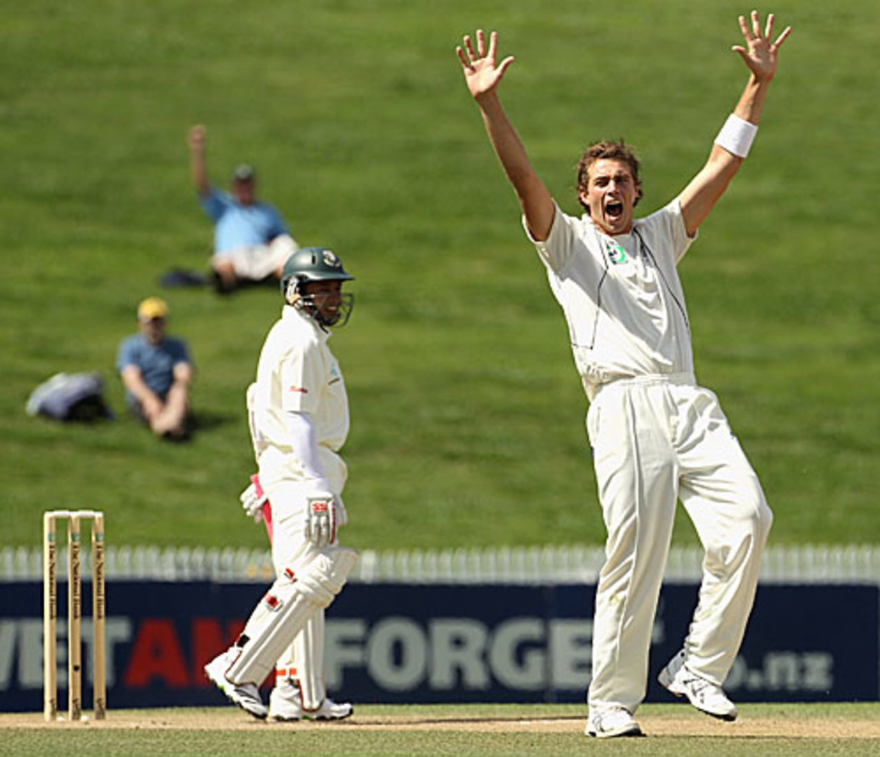 Tim Southee appeals for a wicket, New Zealand v Bangladesh, only Test, Hamilton, 5th day, February 19, 2010