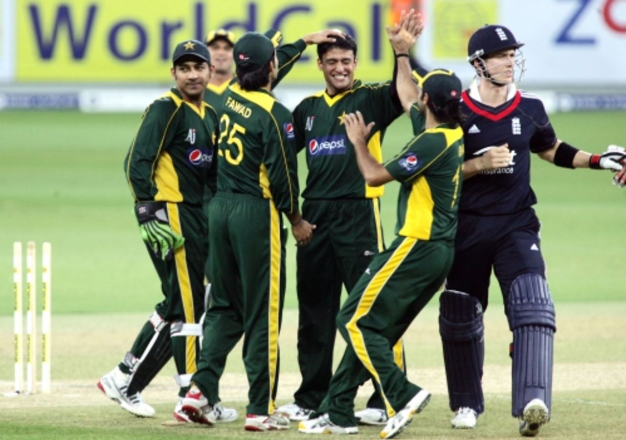 Joe Denly fell early to Yasir Arafat once again, England v Pakistan, 2nd Twenty20, Dubai, February 20, 2010