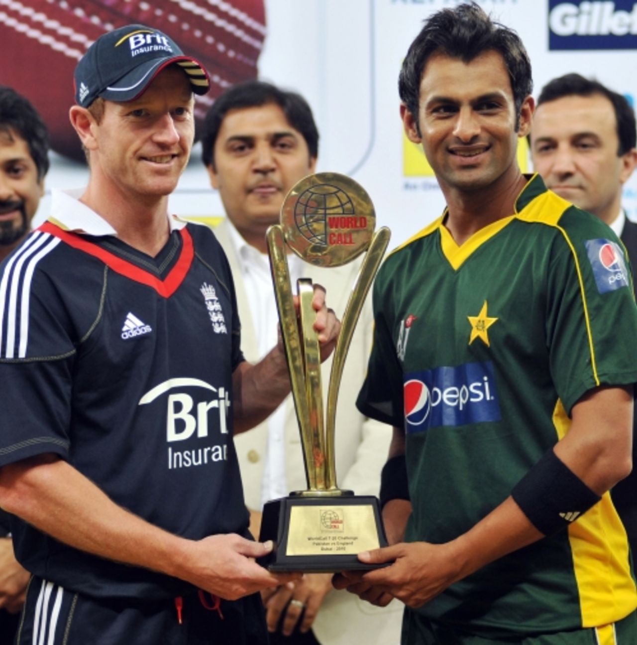 Pakistan's win in the second game means they share the series with England, England v Pakistan, 2nd Twenty20, Dubai, February 20, 2010