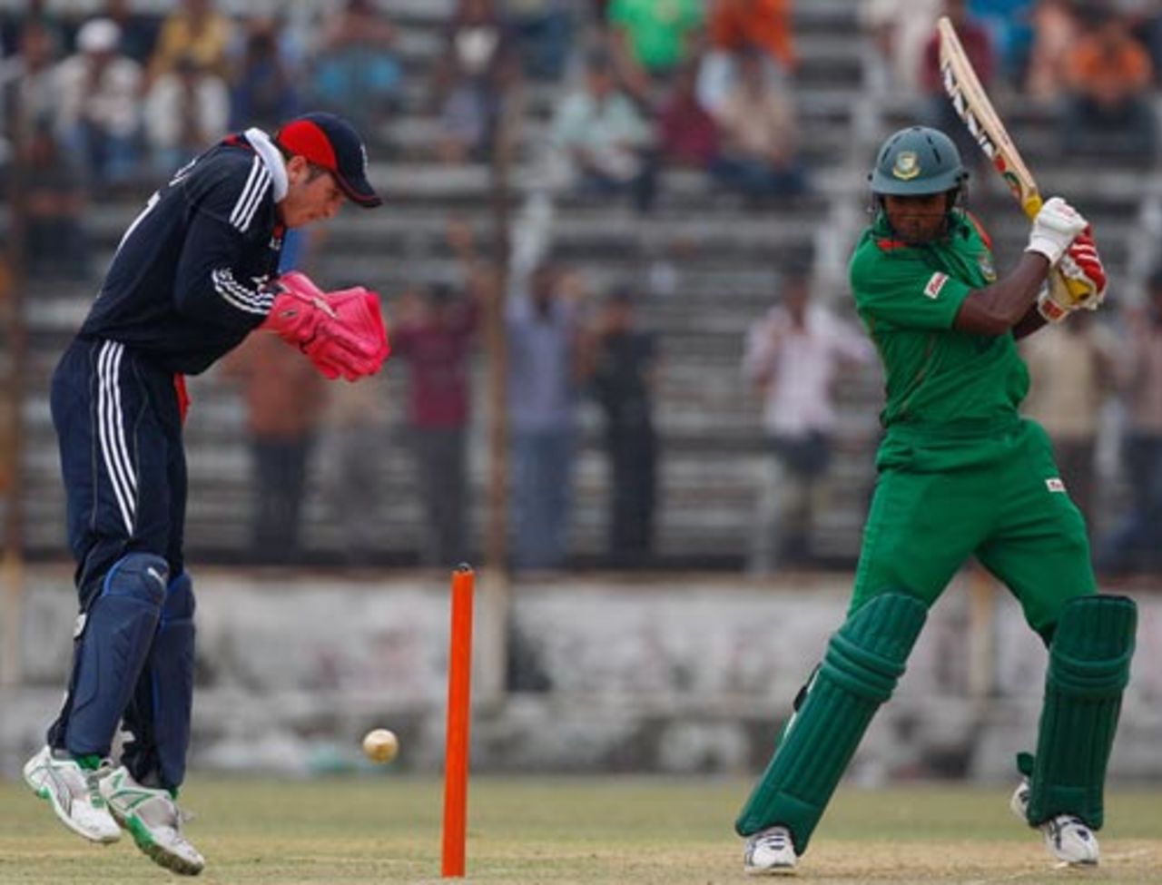 Tanveer Haidar cuts off the back foot, BCB XI v England XI, 2nd warm-up, Fatullah, February 25, 2009