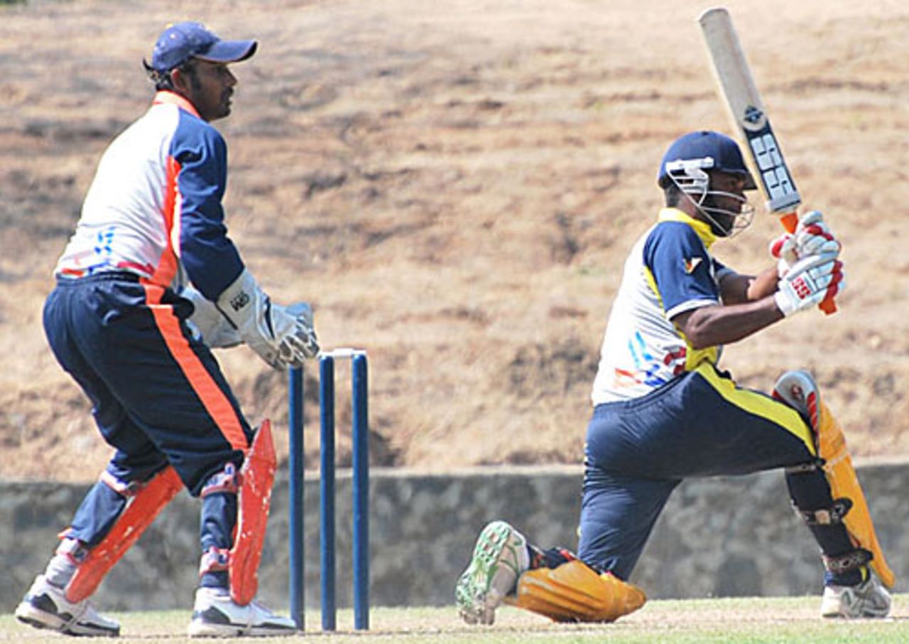 Tharanga Paranavitana sweeps during his fifty, Kandurata v Basnahira South, SLC Inter-Provincial Twenty20 Tournament Pallekele, February 25, 2010