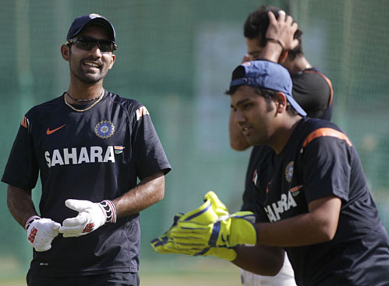 Rohit Sharma gives Dinesh Karthik a rest from wicketkeeping, Ahmedabad, February 26, 2010