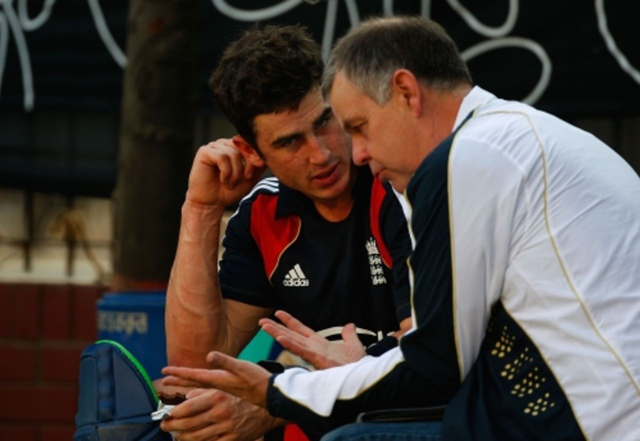 Geoff Miller, England's national selector, chats to Craig Kieswetter during England training, Dhaka, March 1, 2010