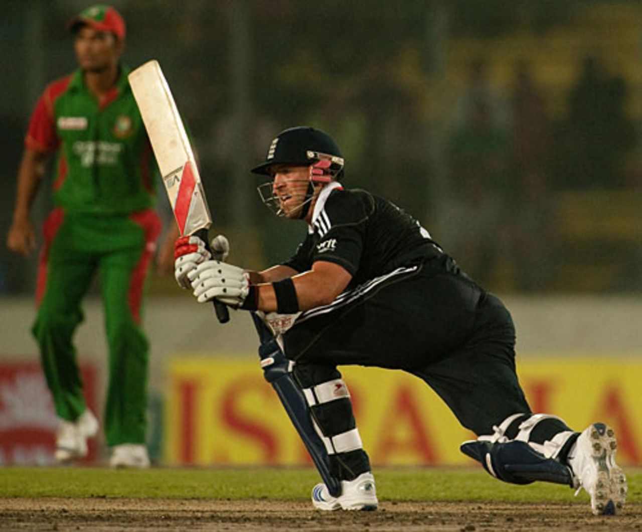 Matt Prior shared an important stand with Eoin Morgan,  Bangladesh v England, 2nd ODI, Dhaka, March 2, 2010