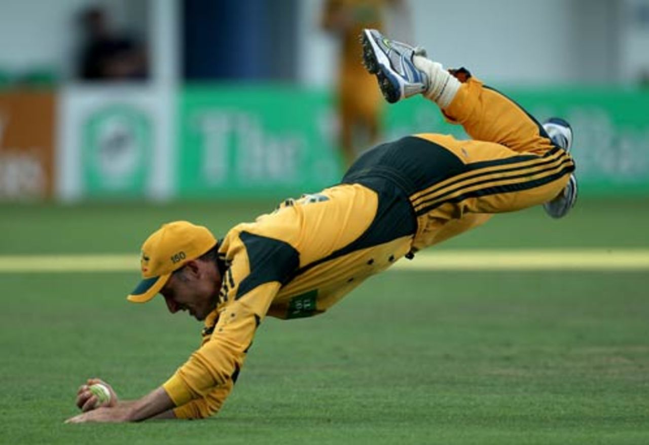 Michael Hussey takes an impressive catch to get rid of Peter Ingram, New Zealand v Australia, 1st ODI, Napier, March 3, 2010