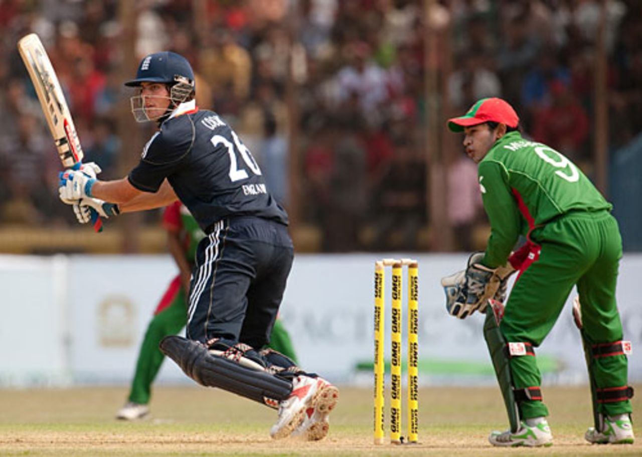 Alastair Cook started brightly for England again, Bangladesh v England, 3rd ODI, Chittagong, March 5, 2010