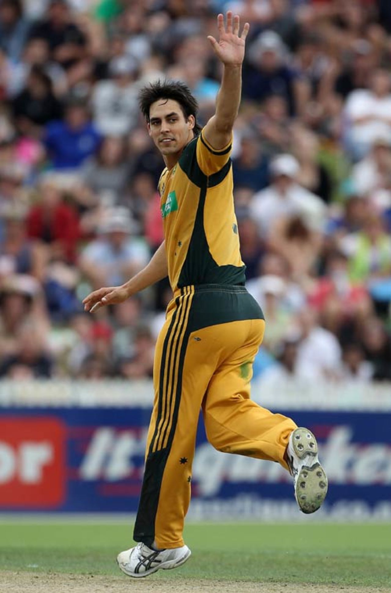 Mitchell Johnson appeals, New Zealand v Australia, 3rd ODI, Hamilton, March 9, 2010