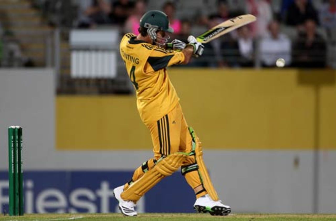 Ricky Ponting pulls during his 50, New Zealand v Australia, 4th ODI, Auckland, March 11, 2010