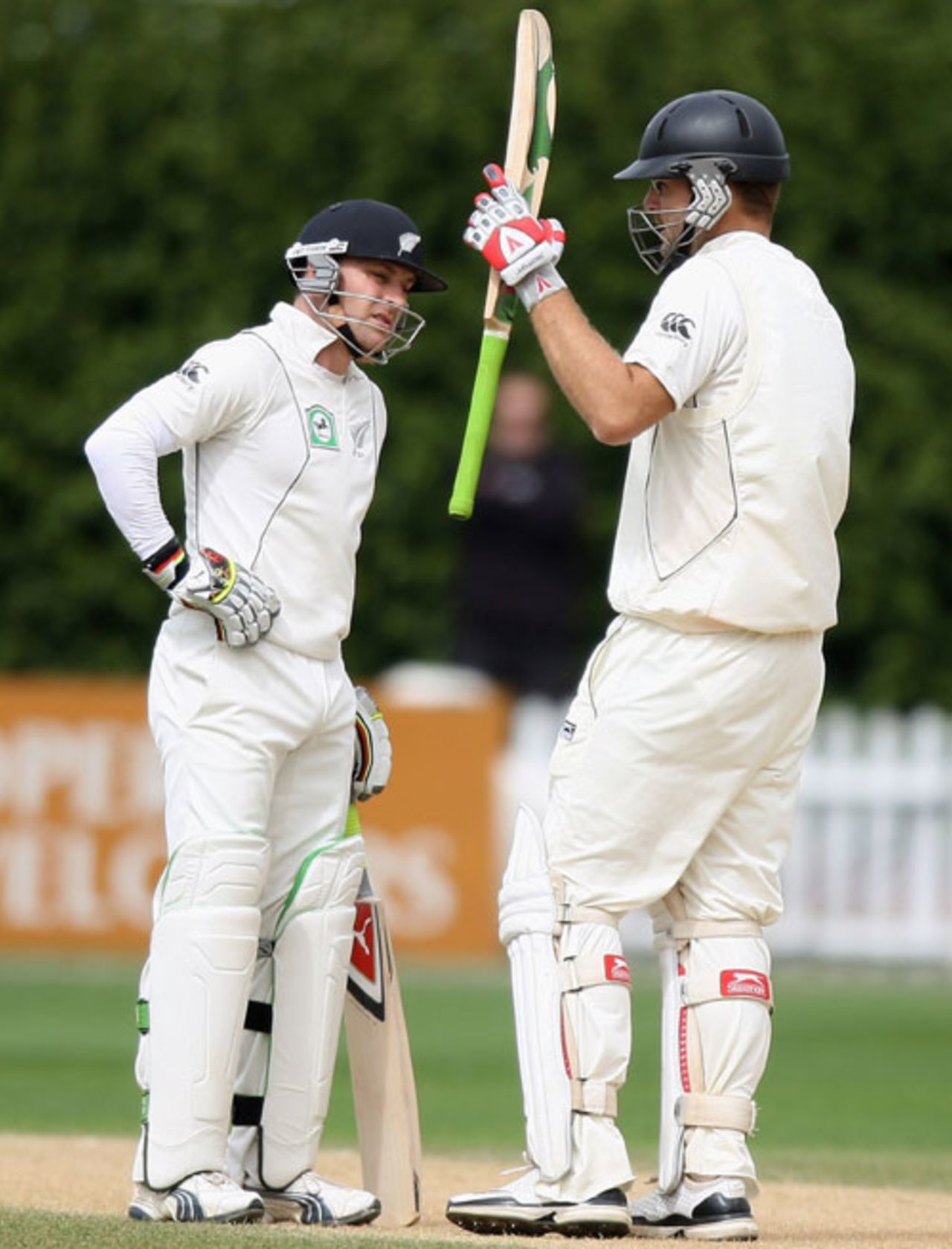 Daniel Vettori marks his half-century, New Zealand v Australia, 1st Test, 4th day, Wellington, March 22, 2010