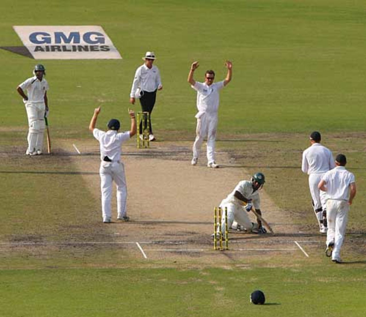 Graeme Swann again made important breakthroughs for England, Bangladesh v England, 2nd Test, Dhaka, March 23, 2010