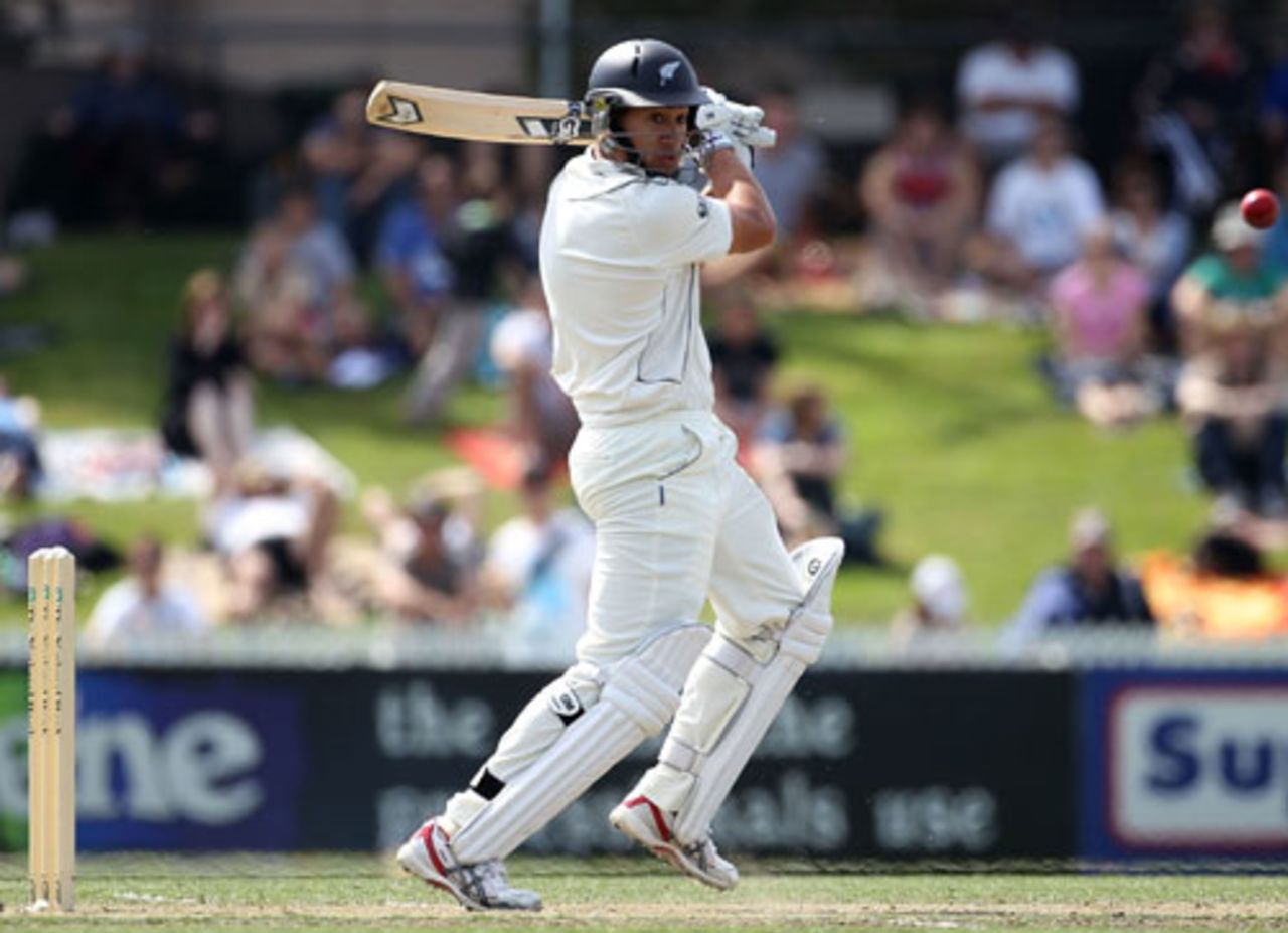 Ross Taylor on the attack, New Zealand v Australia, 2nd Test, Hamilton, 2nd day, March 28, 2010
