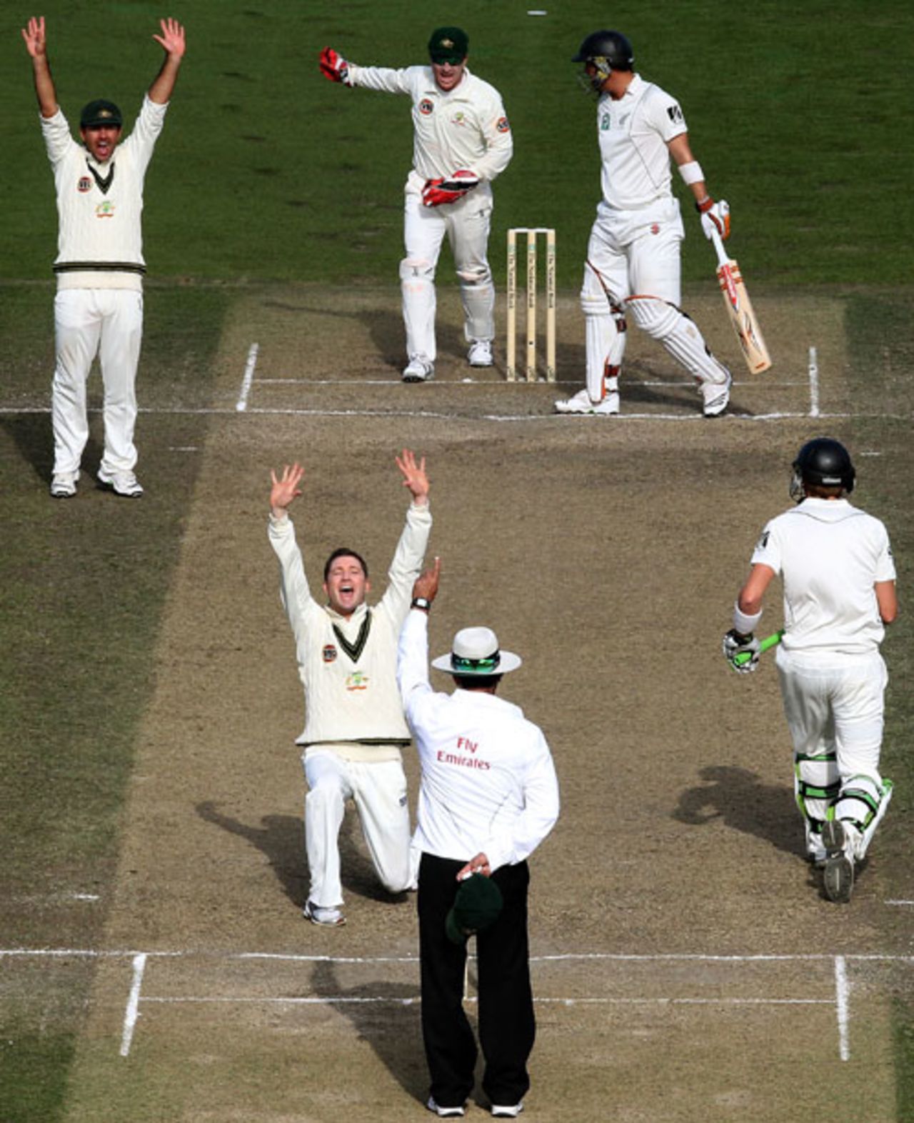 Michael Clarke appeals successfully for Mathew Sinclair's lbw, New Zealand v Australia, 2nd Test, Hamilton, 4th day, March 30, 2010