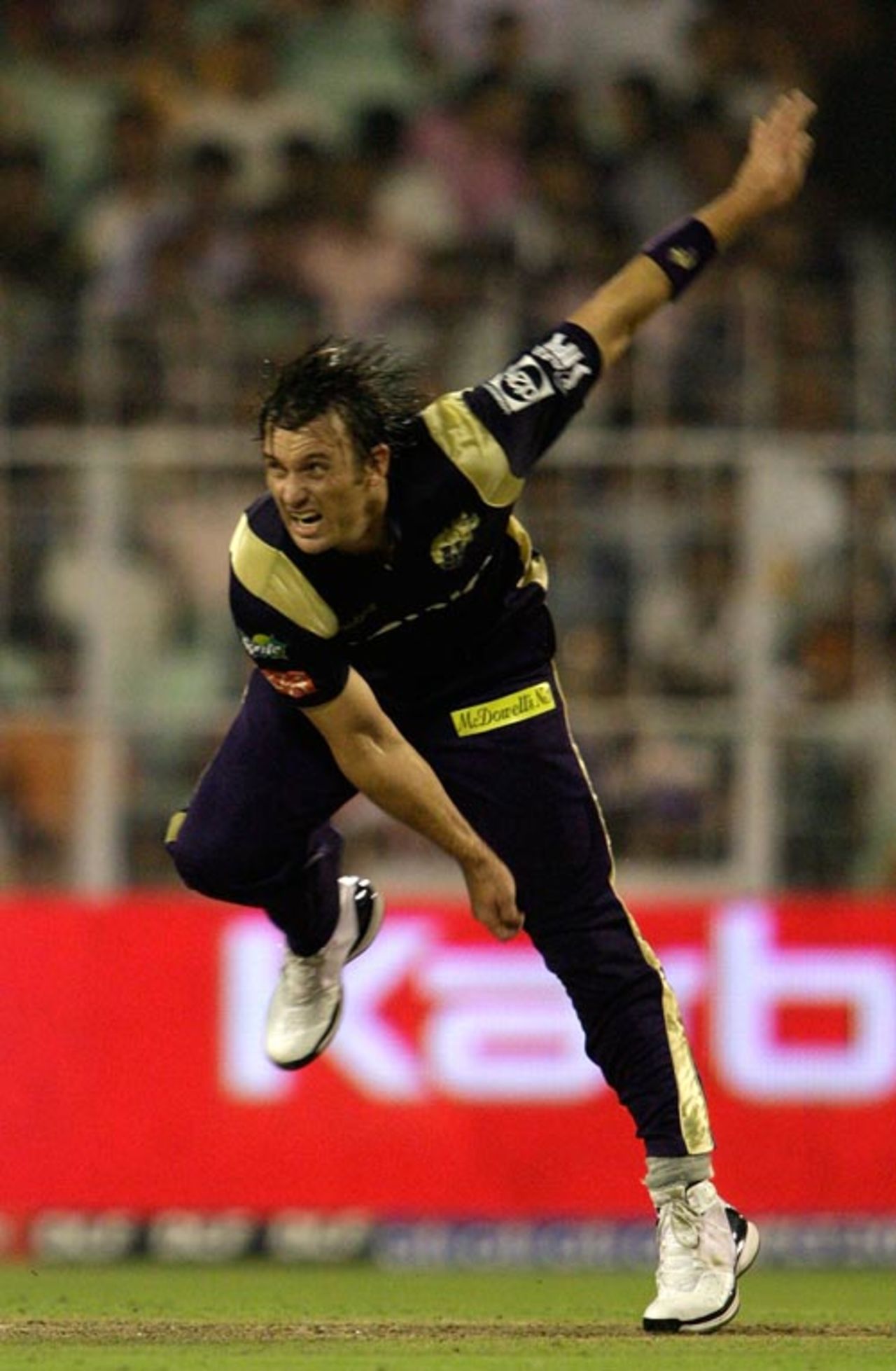 Shane Bond is all effort as he releases the ball, Kolkata Knight Riders v Deccan Chargers, IPL, Kolkata, April 1, 2010