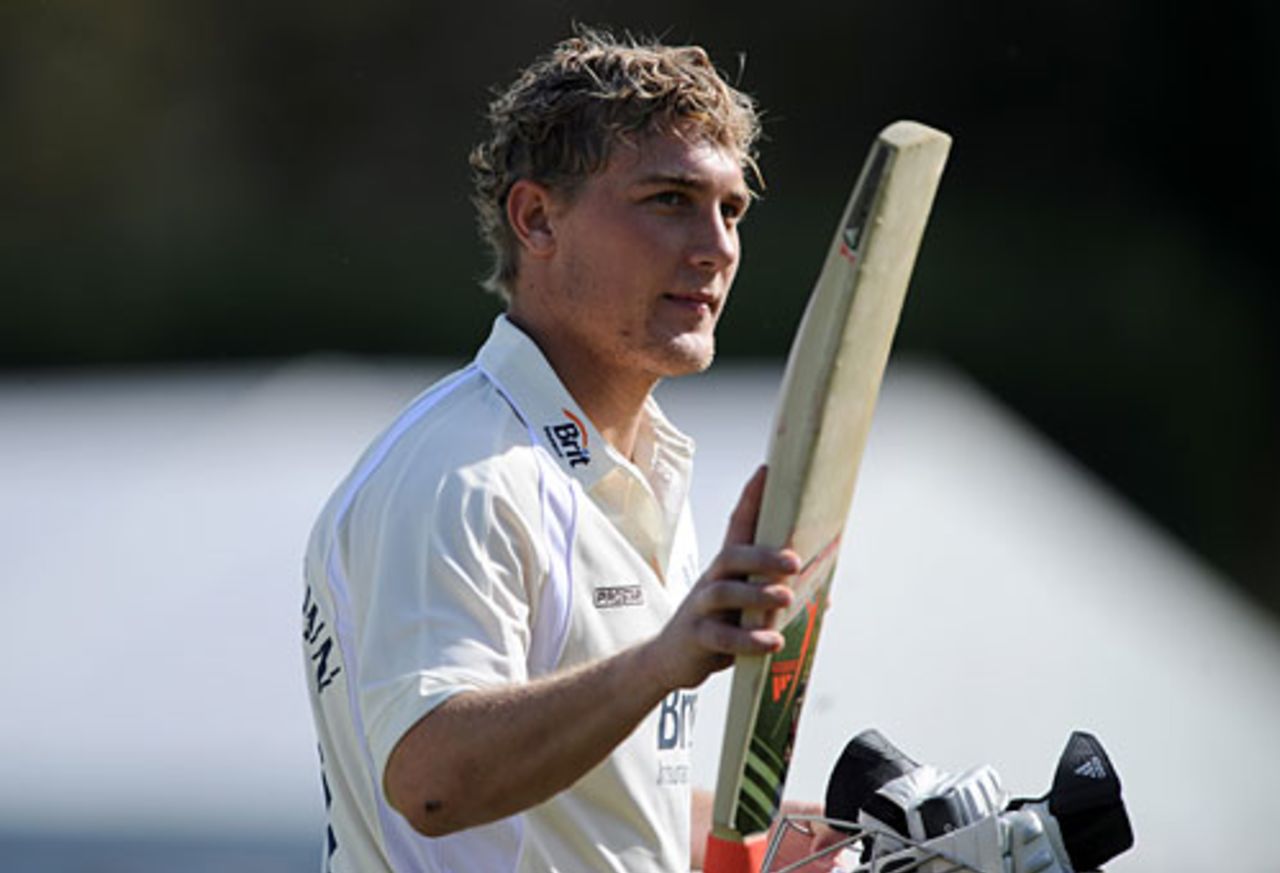 Rory Hamilton-Brown rescued his side with a dashing hundred, Surrey v Worcestershire, County Championship, Division Two, Croydon, April 21, 2010