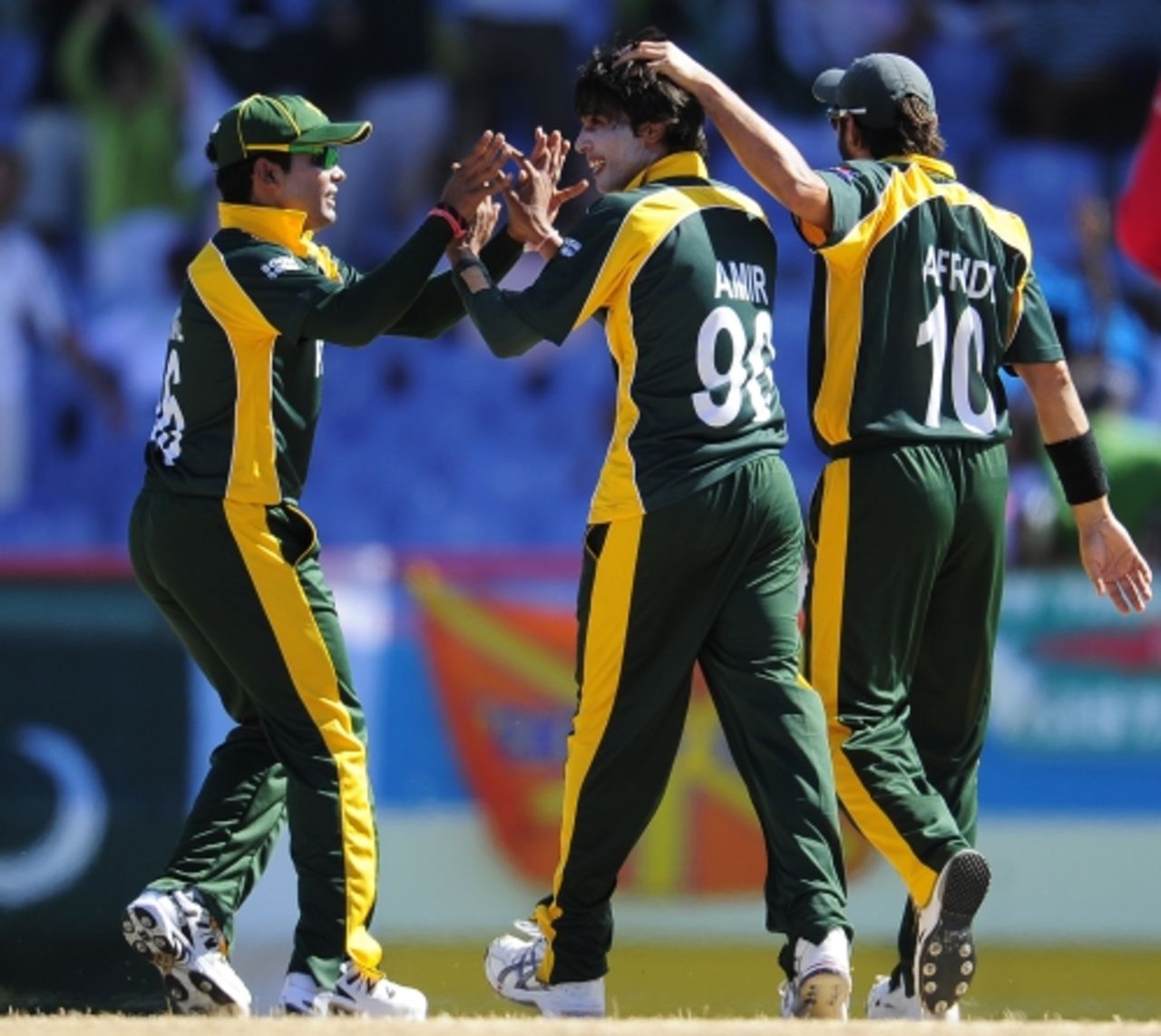 Mohammad Aamer picked up the early scalp of Imrul Kayes, Bangladesh v Pakistan, World Twenty20, St Lucia, May 1, 2010