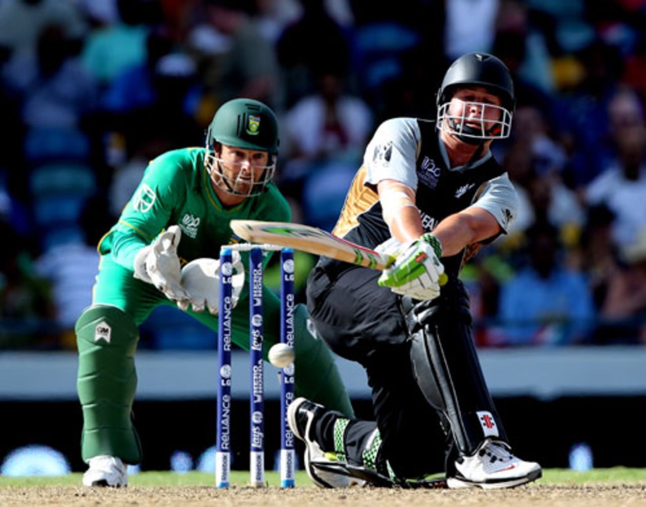 Jesse Ryder sweeps as Mark Boucher looks on, New Zealand v South Africa, Group E, Bridgetown, May 6, 2010

