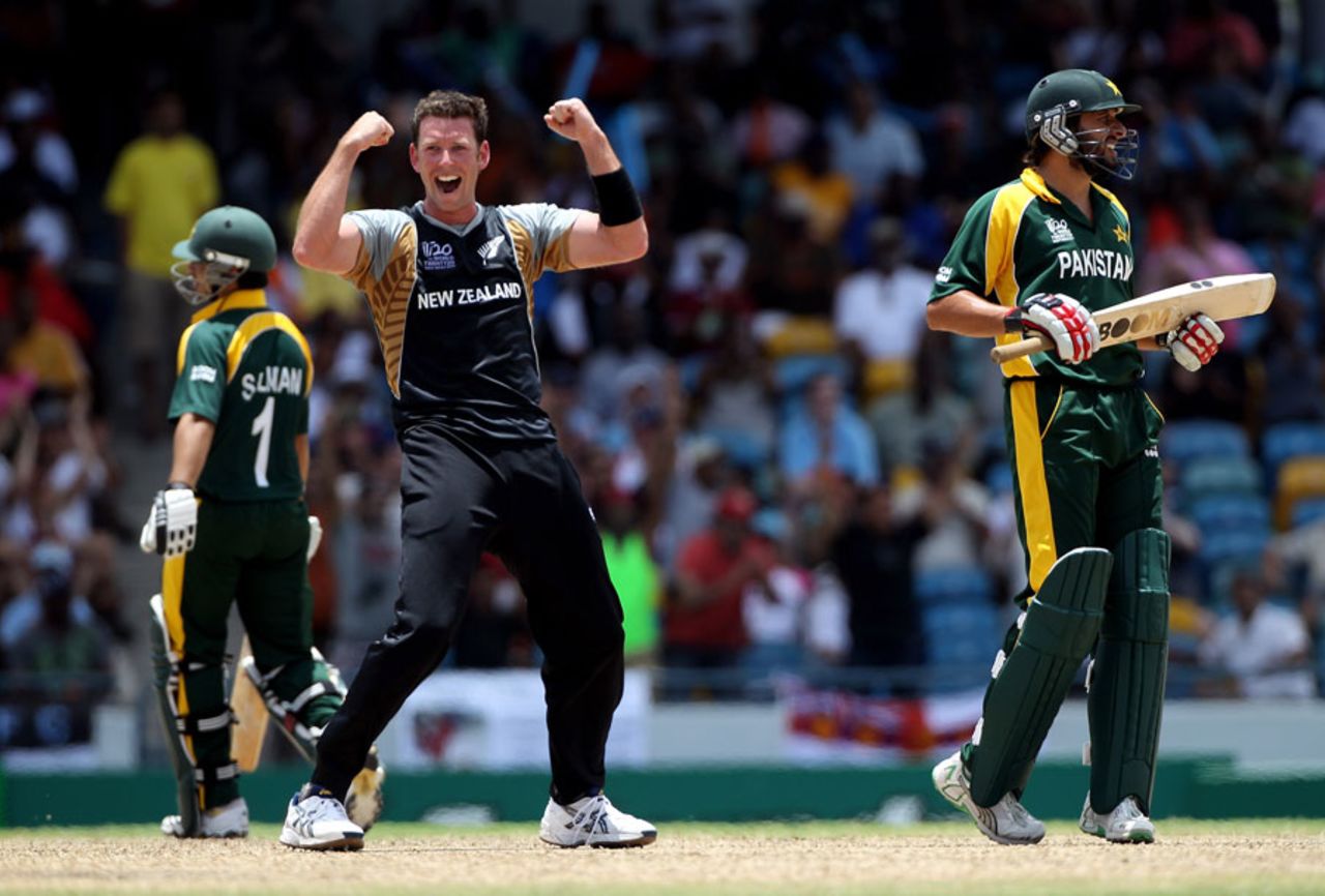 Ian Butler grabbed three for 19 in New Zealand's tense win, New Zealand v Pakistan, Super Eights, Group E, World Twenty20, Barbados, May 8, 2010

