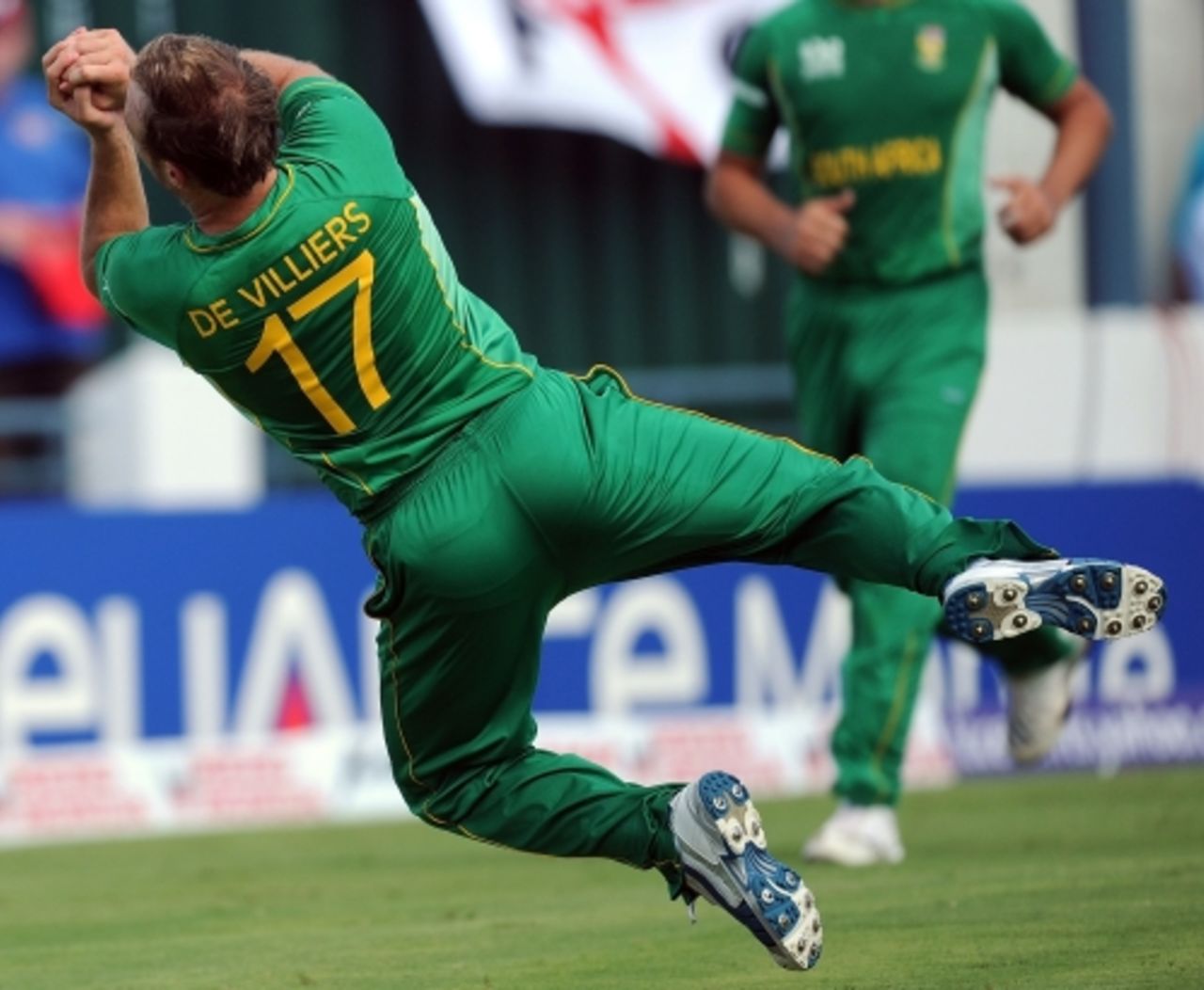 AB de Villiers took a superb, diving catch at wide long on to get rid of Eoin Morgan, England v South Africa, World T20, Group E, Bridgetown, May 8, 2010