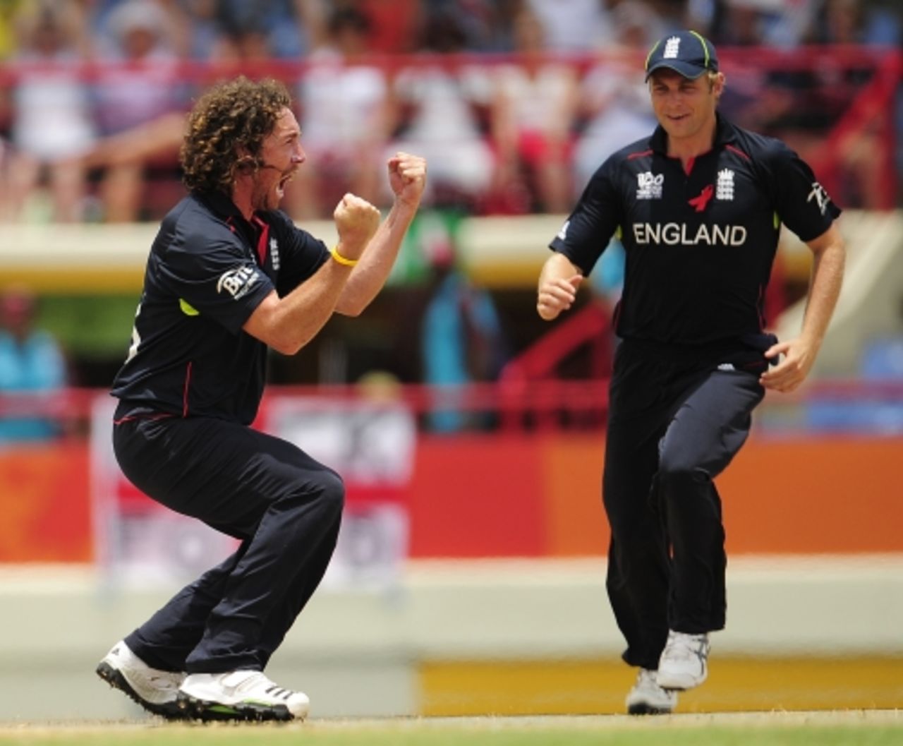 An exuberant  Ryan Sidebottom gave England a strong start with a wicket from his first ball, England v Sri Lanka, World Twenty20, 1st Semi-Final, Gros Islet, May 13, 2010 
