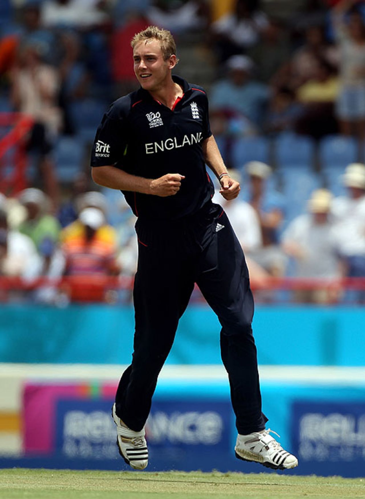 Stuart Broad dismissed Mahela Jayawardene with the first ball of his spell, England v Sri Lanka, World Twenty20, 1st Semi-Final, Gros Islet, May 13, 2010 