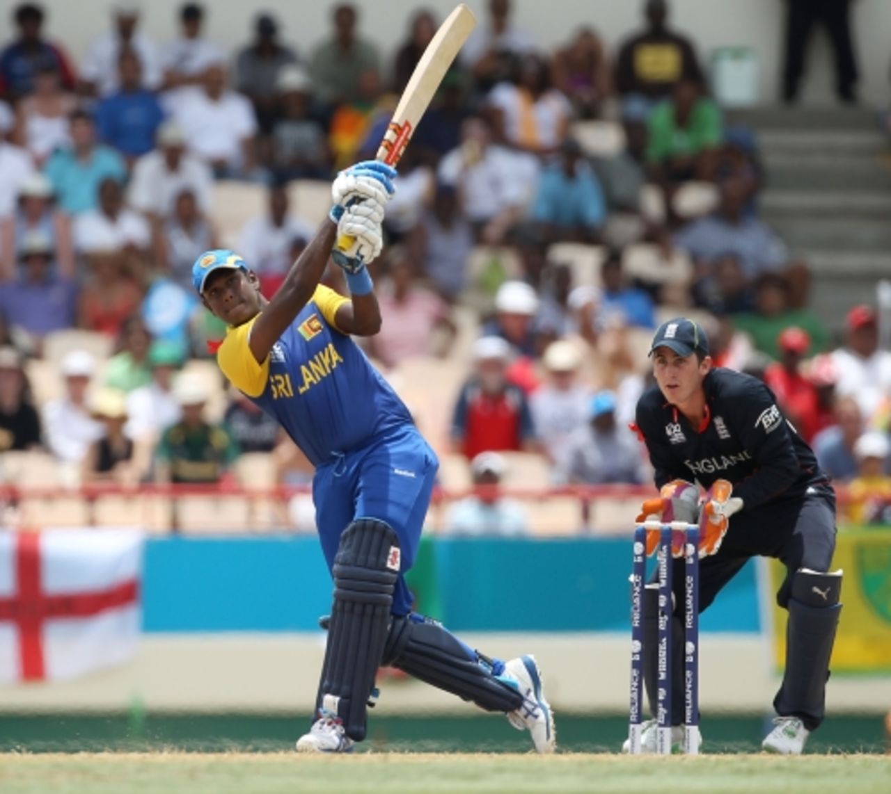 Angelo Mathews held Sri Lanka's middle order together after a clutch of early wickets, England v Sri Lanka, World Twenty20, 1st Semi-Final, Gros Islet, May 13, 2010 