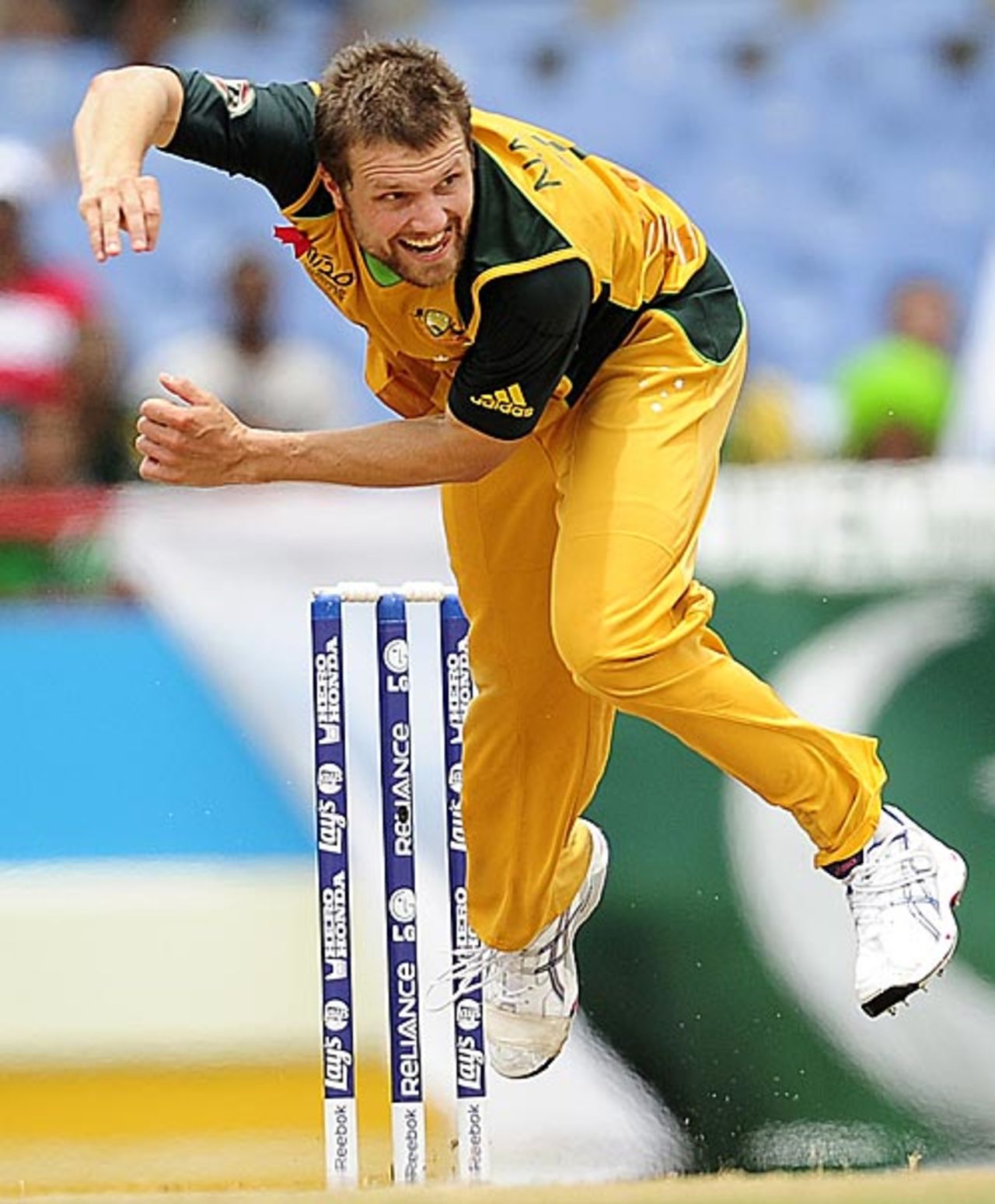 Dirk Nannes failed to get the early breakthrough, Australia v Pakistan, 2nd semi-final, ICC World Twenty20, St Lucia, May 14, 2010