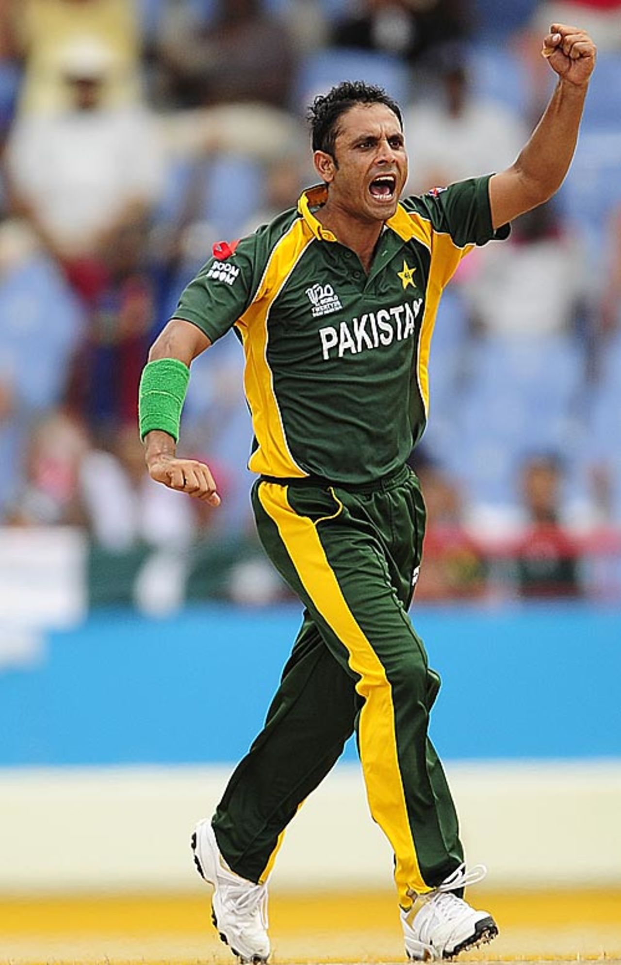 Abdur Rehman nipped out two wickets, Australia v Pakistan, 2nd semi-final, ICC World Twenty20, St Lucia, May 14, 2010