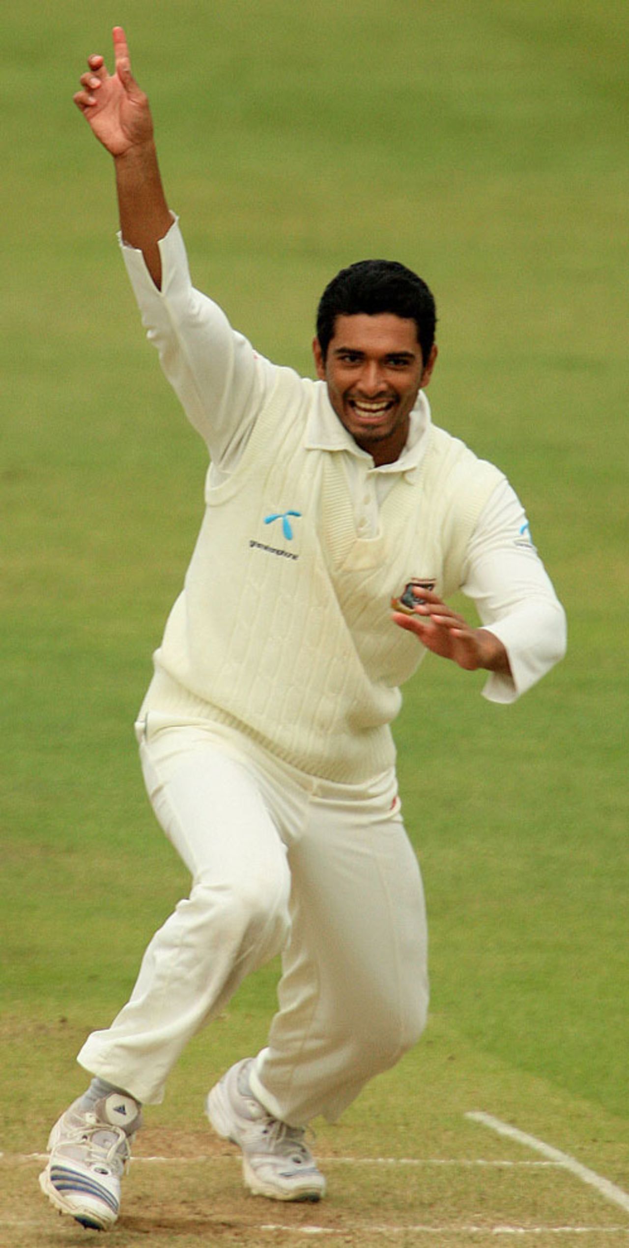 Mahmudullah celebrates as Bangladesh restricted Essex XI to 313, Essex XI v Bangladeshis, Chelmsford, 2nd day, May 15, 2010