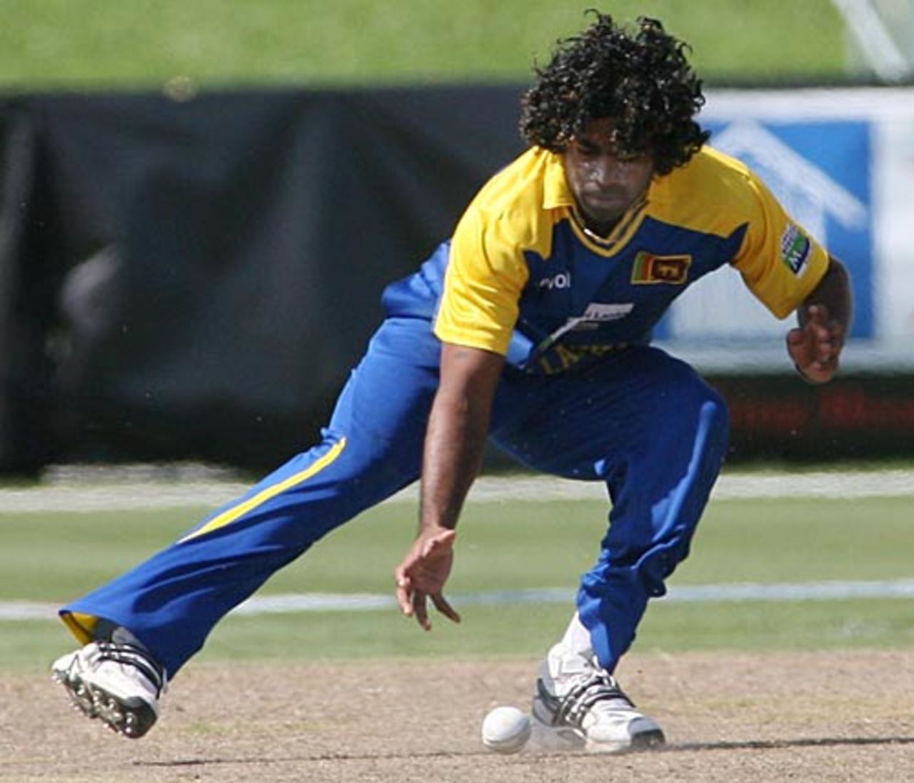 Lasith Malinga fields the ball, New Zealand v Sri Lanka, 1st Twenty20 international, Florida, May 22 2010