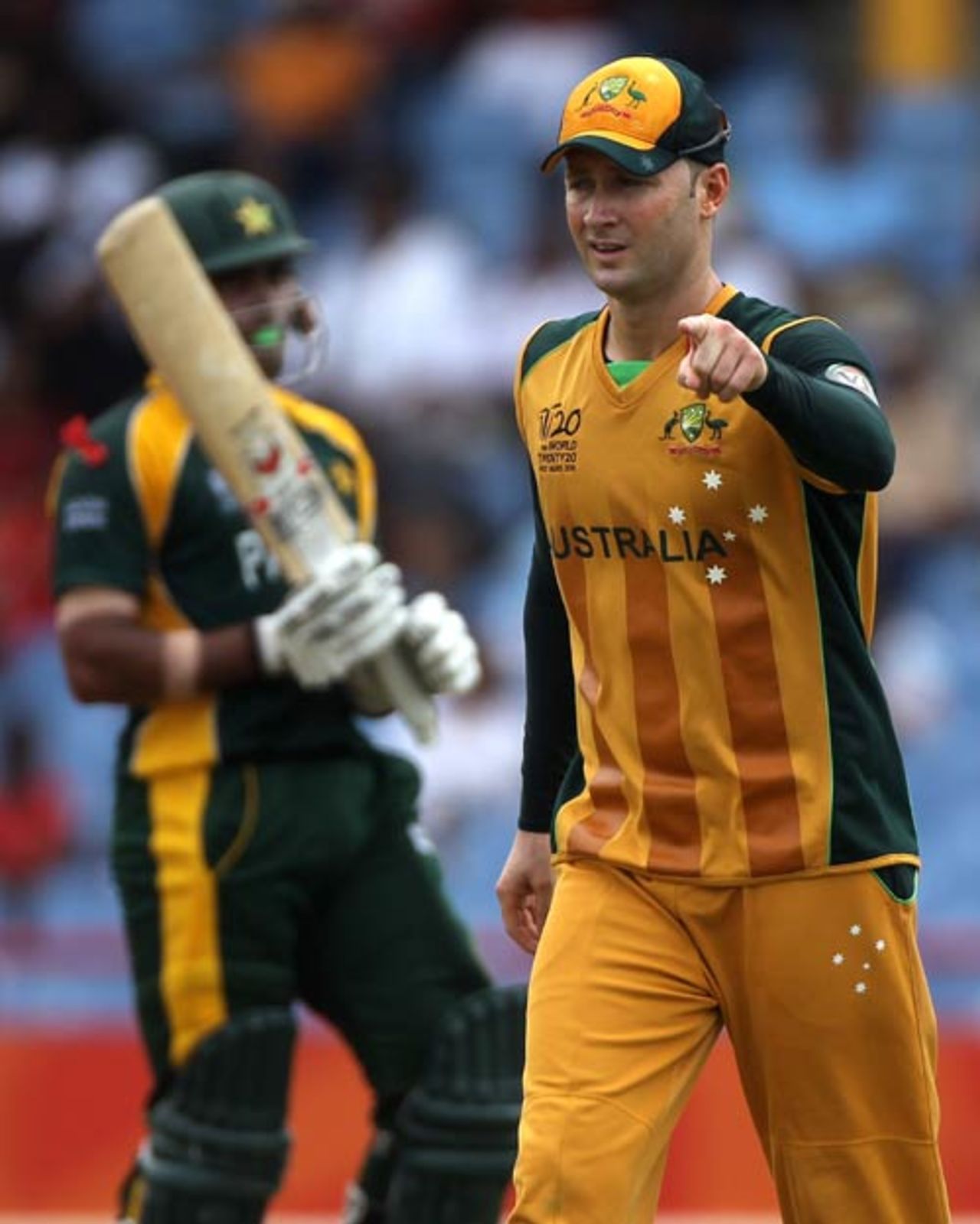 Michael Clarke directs traffic in the field, Australia v Pakistan, 2nd semi-final, ICC World Twenty20, St Lucia, May 14, 2010