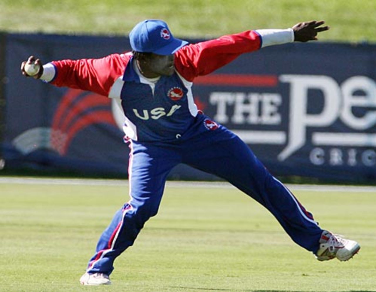 Adrian Gordon prepares to throw, USA v Jamaica, 2nd Twenty20, Lauderhill, Florida, May 23, 2010