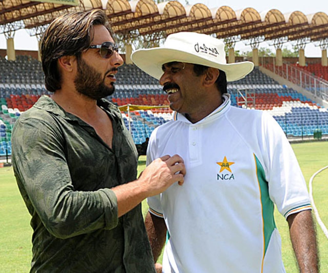 Shahid Afridi shares a light moment with Javed Miandad, Lahore, May 25, 2010