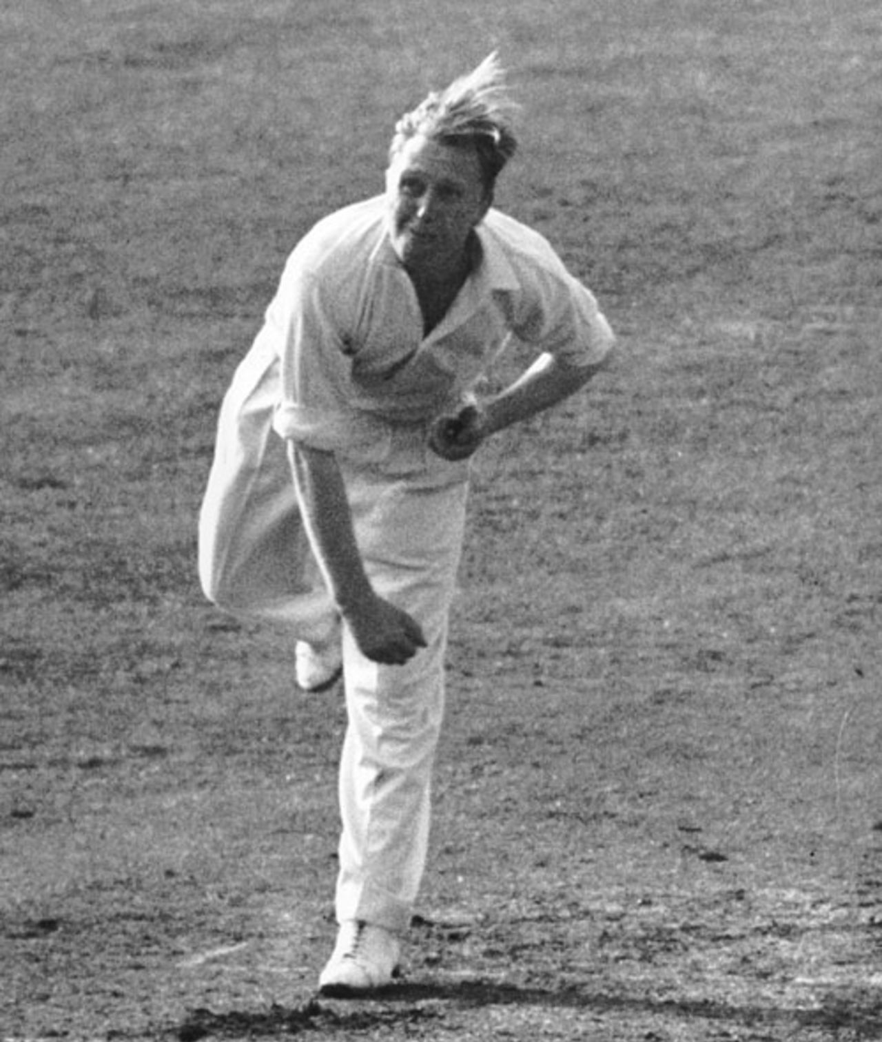 Eric Hollies bowls, England v Australia, 5th Test, The Oval, 2nd day, August 16, 1948
