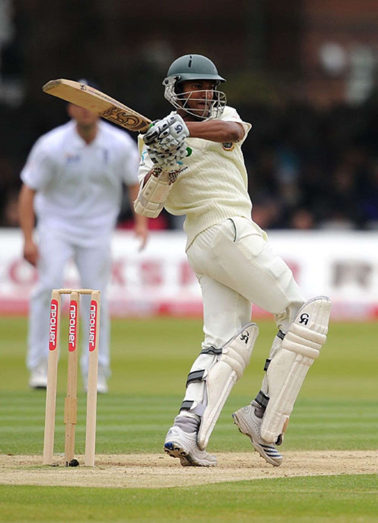 Shakib Al Hasan began in positive style after quick wickets fell, England v Bangladesh, 1st Test, Lord's, May 29, 2010