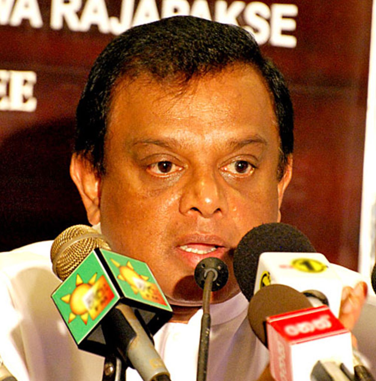 Sri Lanka's sports minister Chandrasiri Bandara Ratnayake speaks to the media, Colombo, May 31, 2010